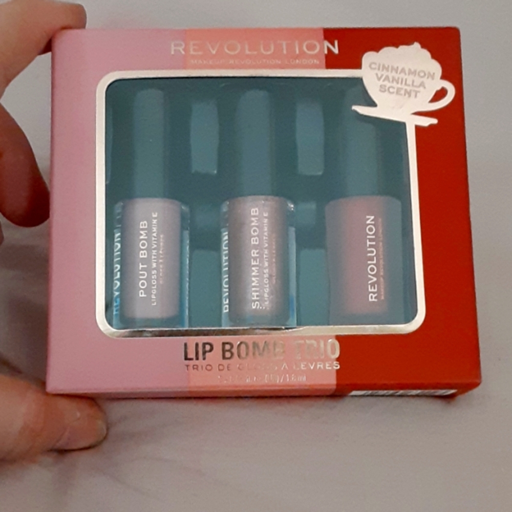 Makeup Revolution Lip Bomb Trio